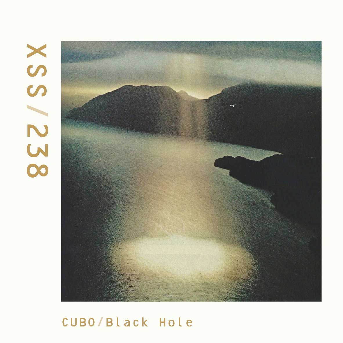 XSS238 | Cubo | Black Hole